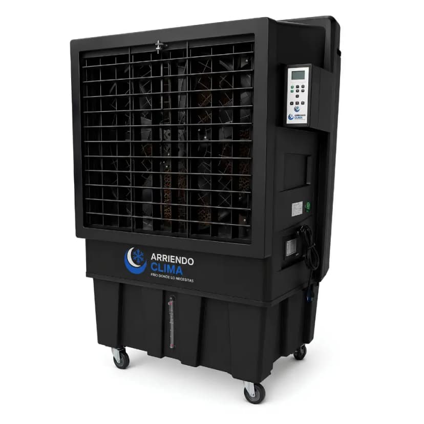 Arriendo de Enfriador de Aire Evaporativo móvil industrial negro modelo IK de 18000 m³/h con ruedas y panel digital, aislado sobre fondo blanco.
